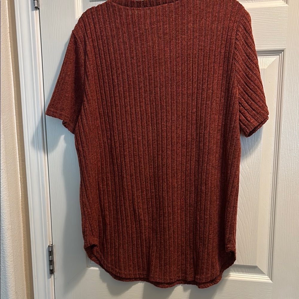 Women's Rust V-Neck Ribbed Top - Picture 3 of 5